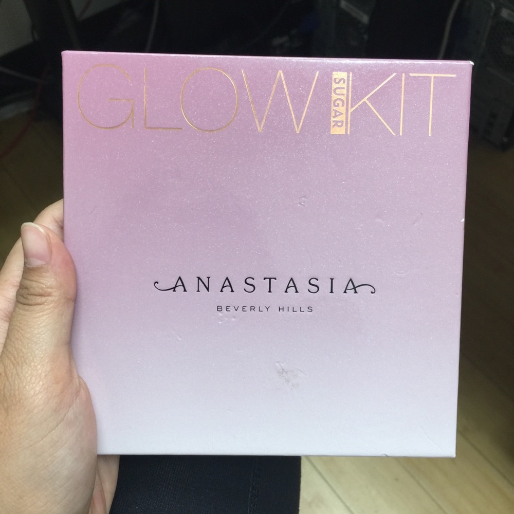 Anastasia glow kit